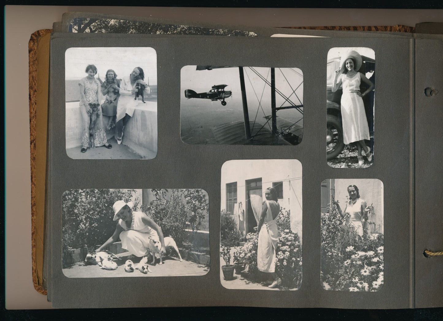 2 album photos illustrant la vie d'une femme (1920-1960) snapshots amateur