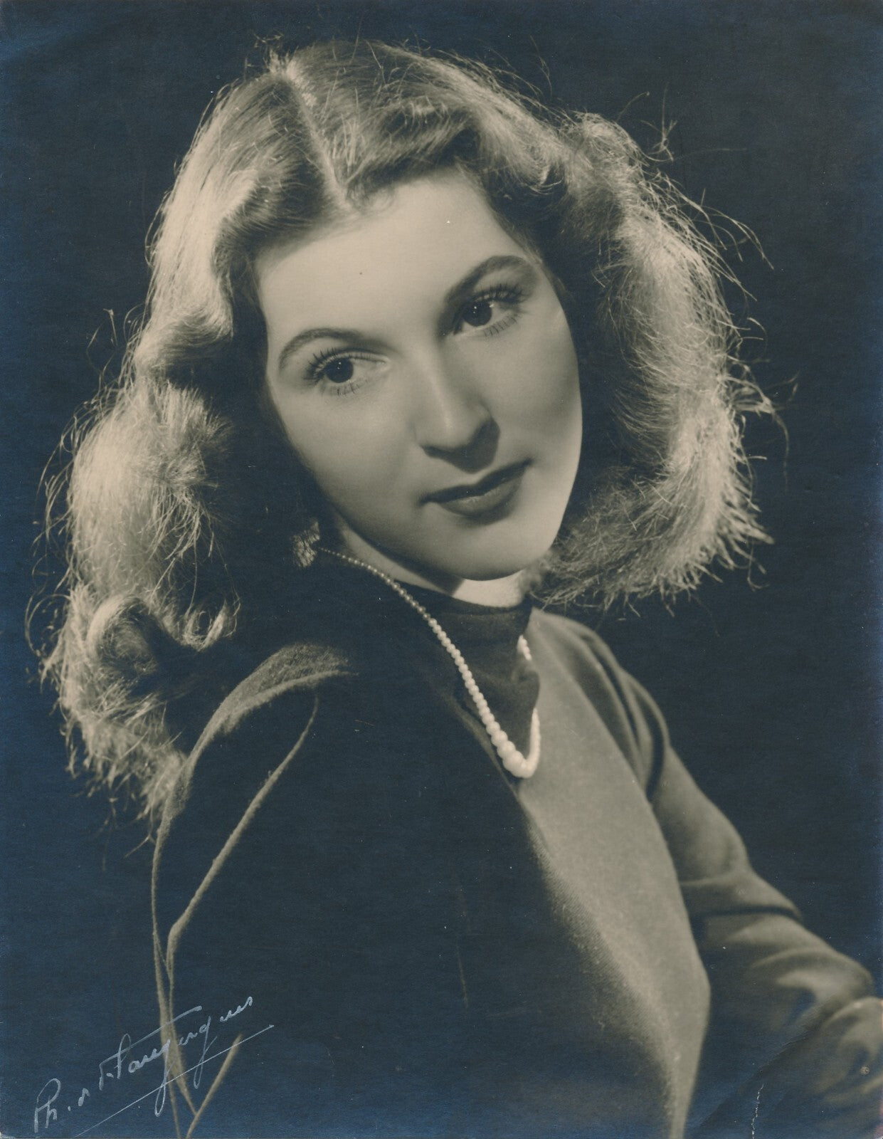 Philiberte de FLAUGERGUES photo photographie signée époque studio Femina