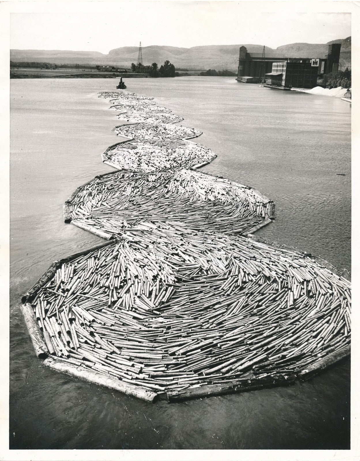 Transport bois fleuve Canada Lac Supérieur photo photographie vintage 1967