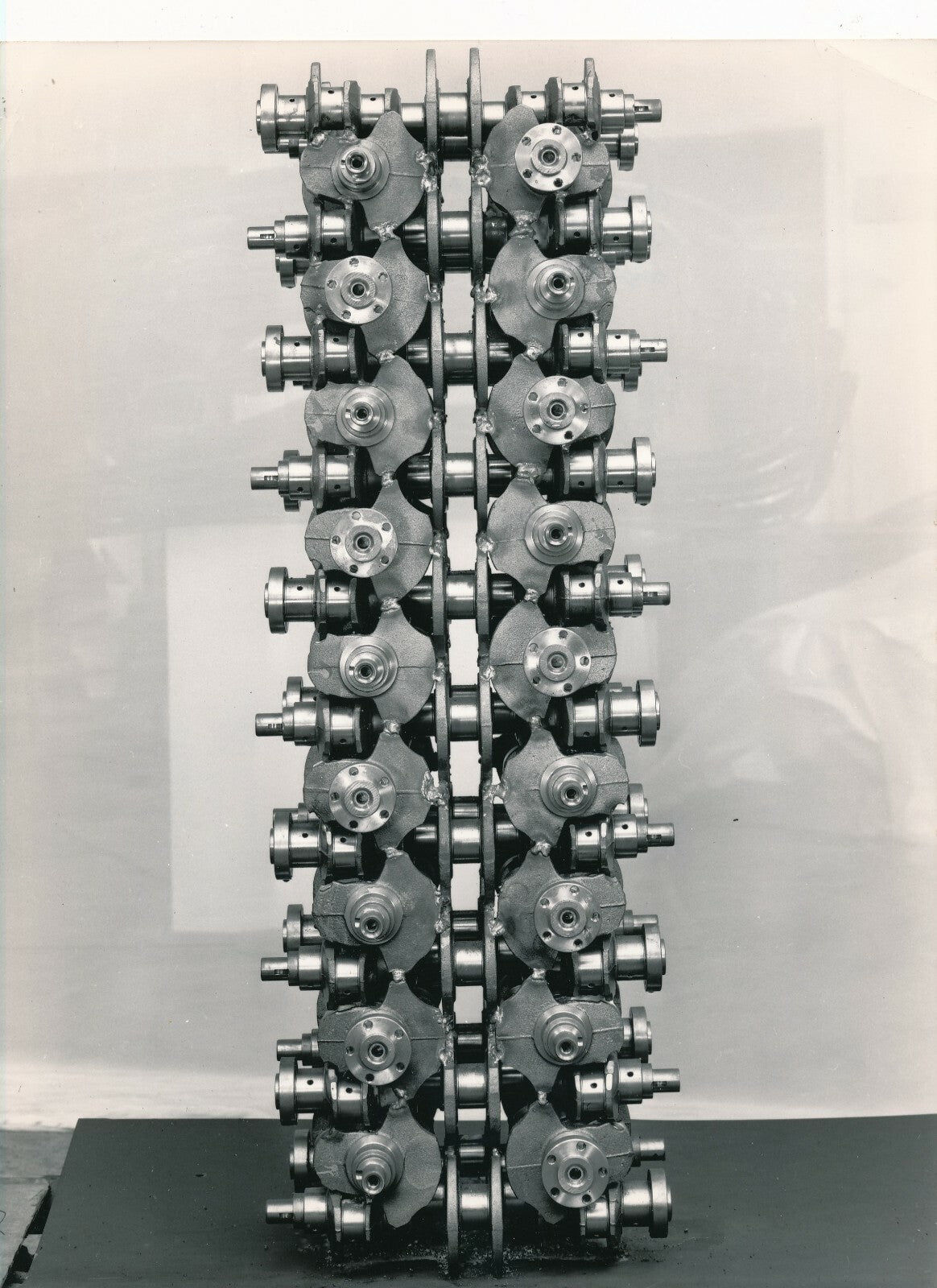 Arman Accumulation Renault n° 111 1967 art photo photographie époque