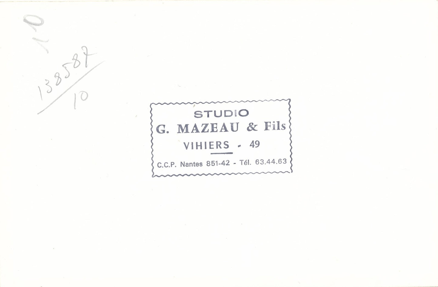 Féminisme Les femmes à la cuisine ou un concours de cuisine ? photo photographie