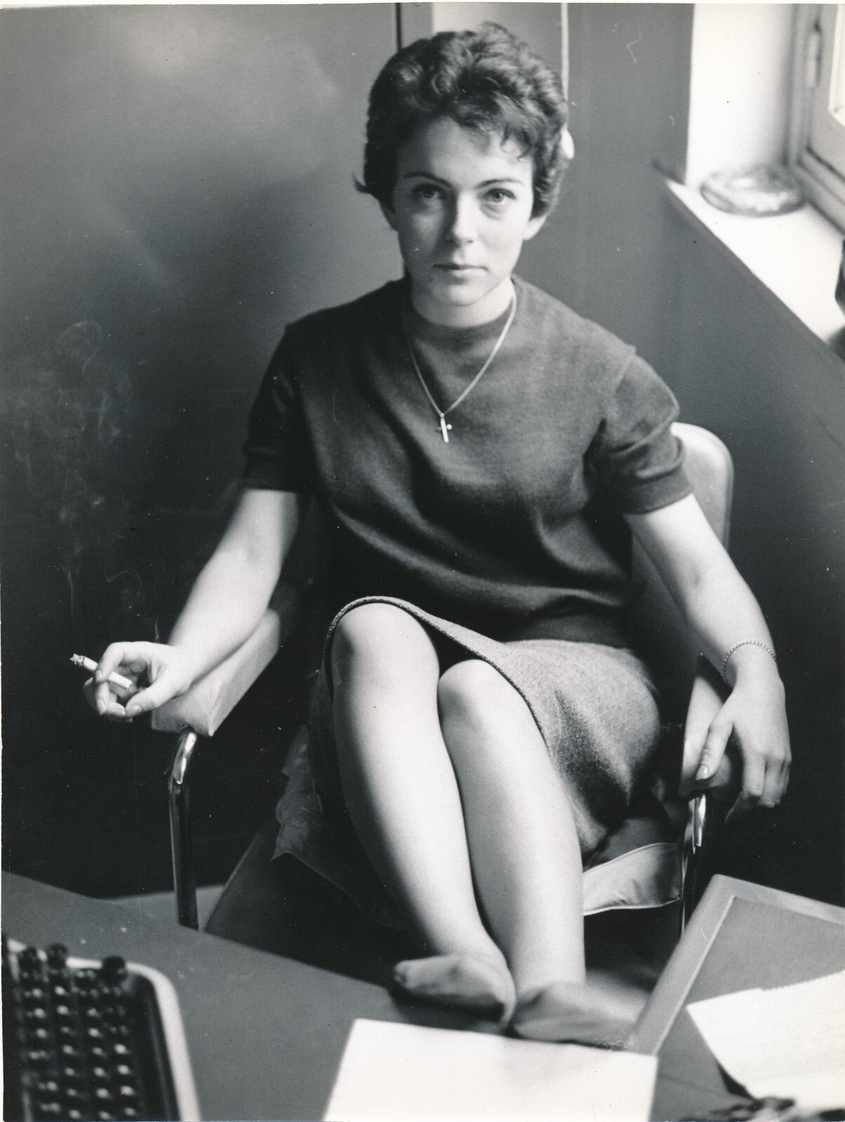 2 portrait de femme par Heinz LEITERMANN bas cigarette photo photographie
