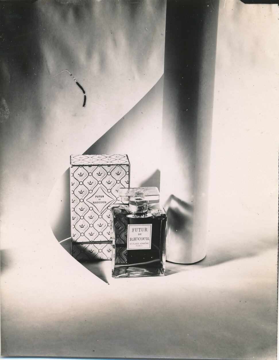 Parfum Futur Raucour photo photographie att. éditions Prisma fin 1940