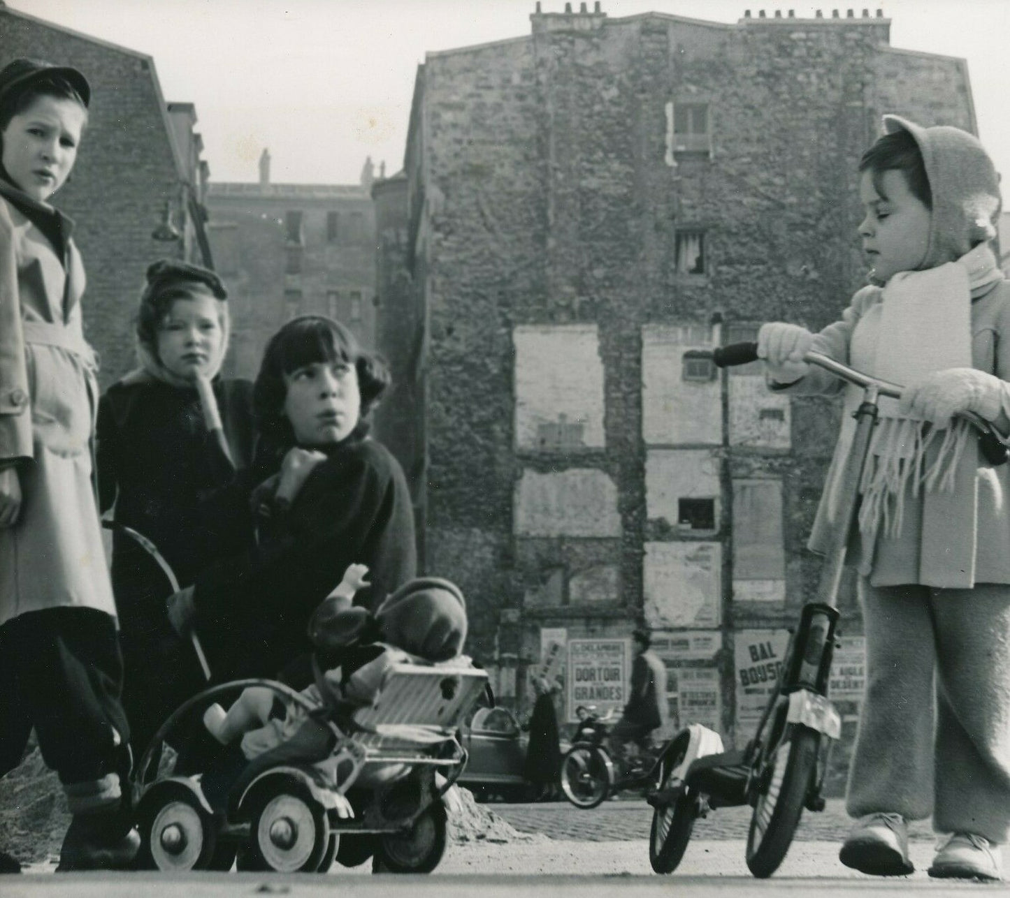Enfants, Paris, trottinette, photographie photo tirage argentique v. 1950