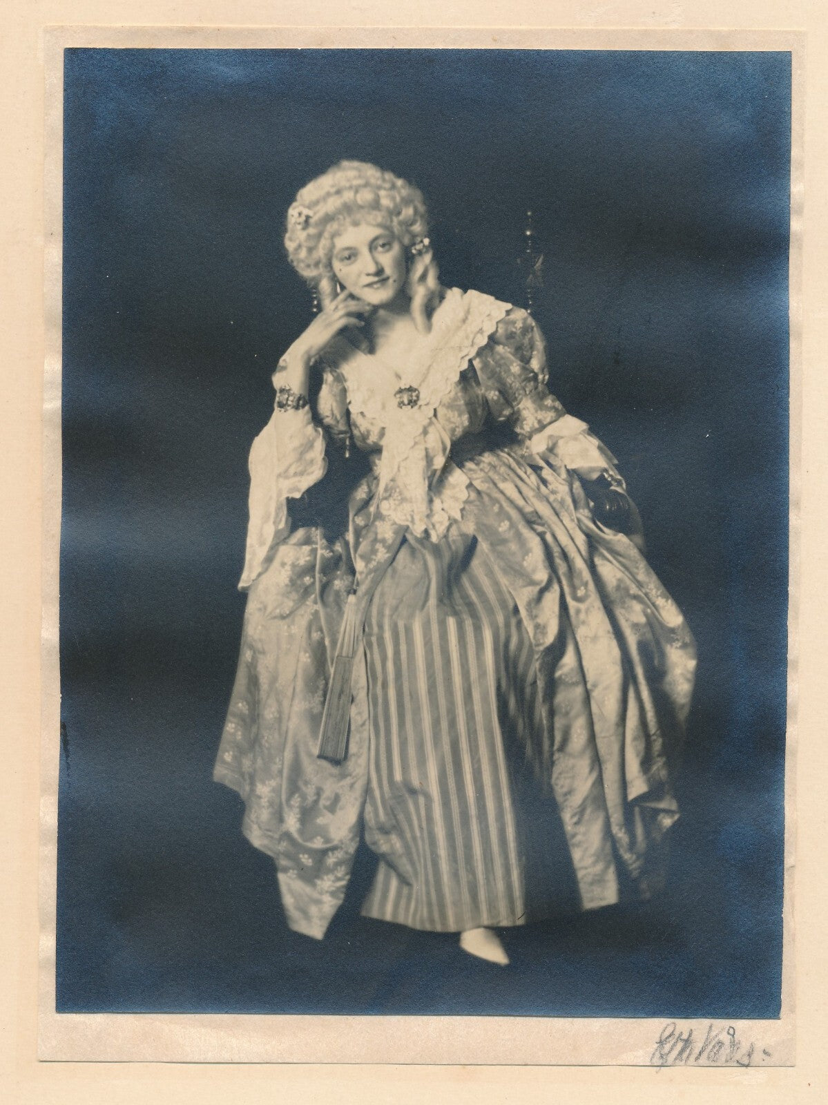 Actrice non identifiée 2 photos photographie époque v. 1900-1920 1 signée