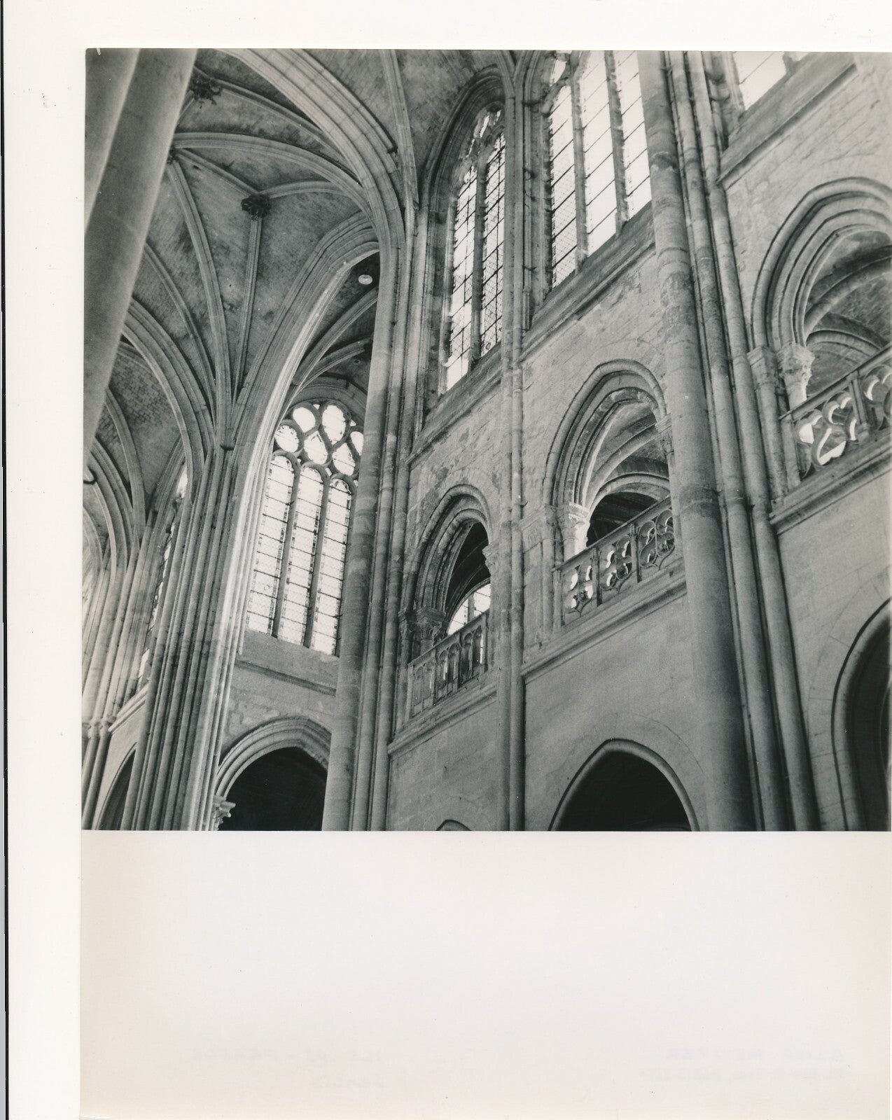 Senlis cathédrale église intérieure et extérieure v. 1950 architecture