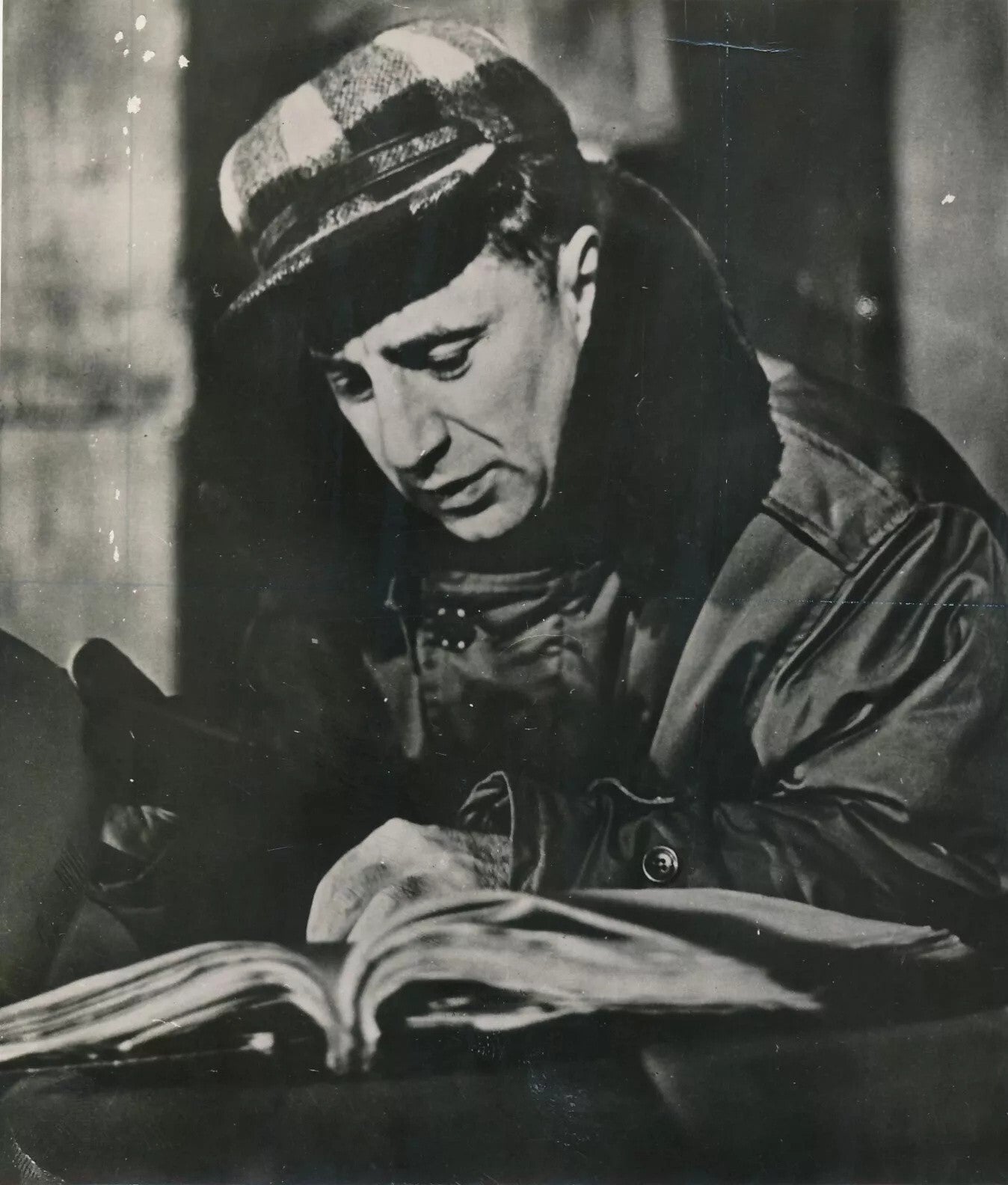 6 photos réalisateurs film : Kazan Kiarostami Allio B. deMille Truffaut Kurosawa
