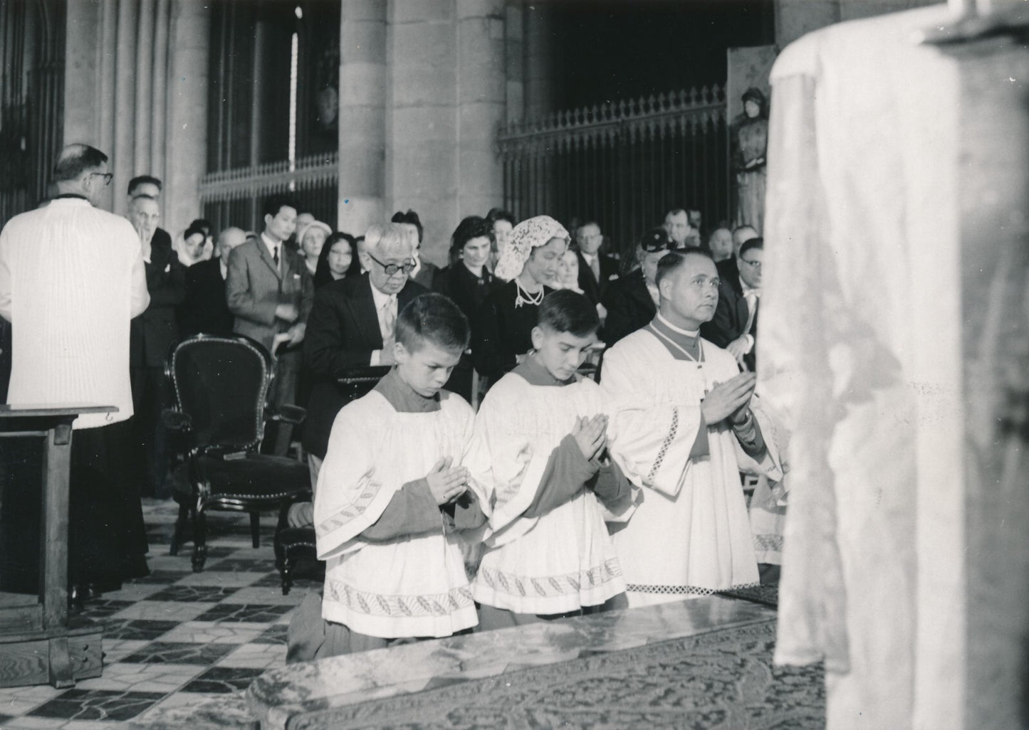 FOUJITA baptême église catholique 4 photos photographies époque 1959