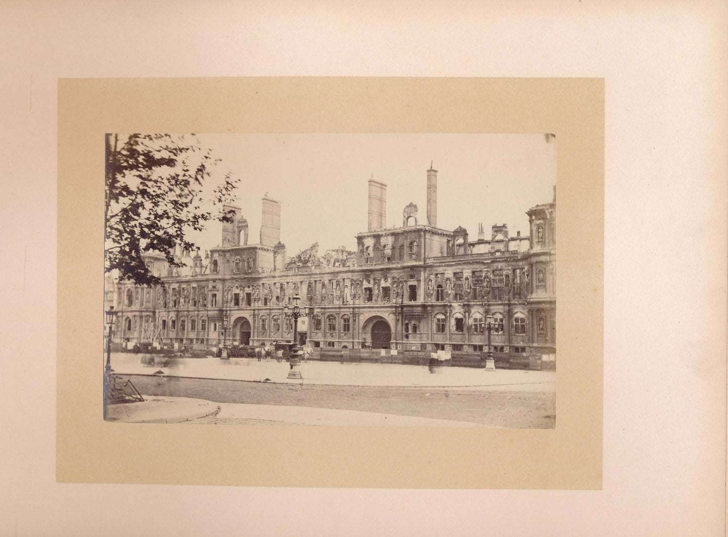 Photographie commune de paris 1871 hôtel de ville albumine