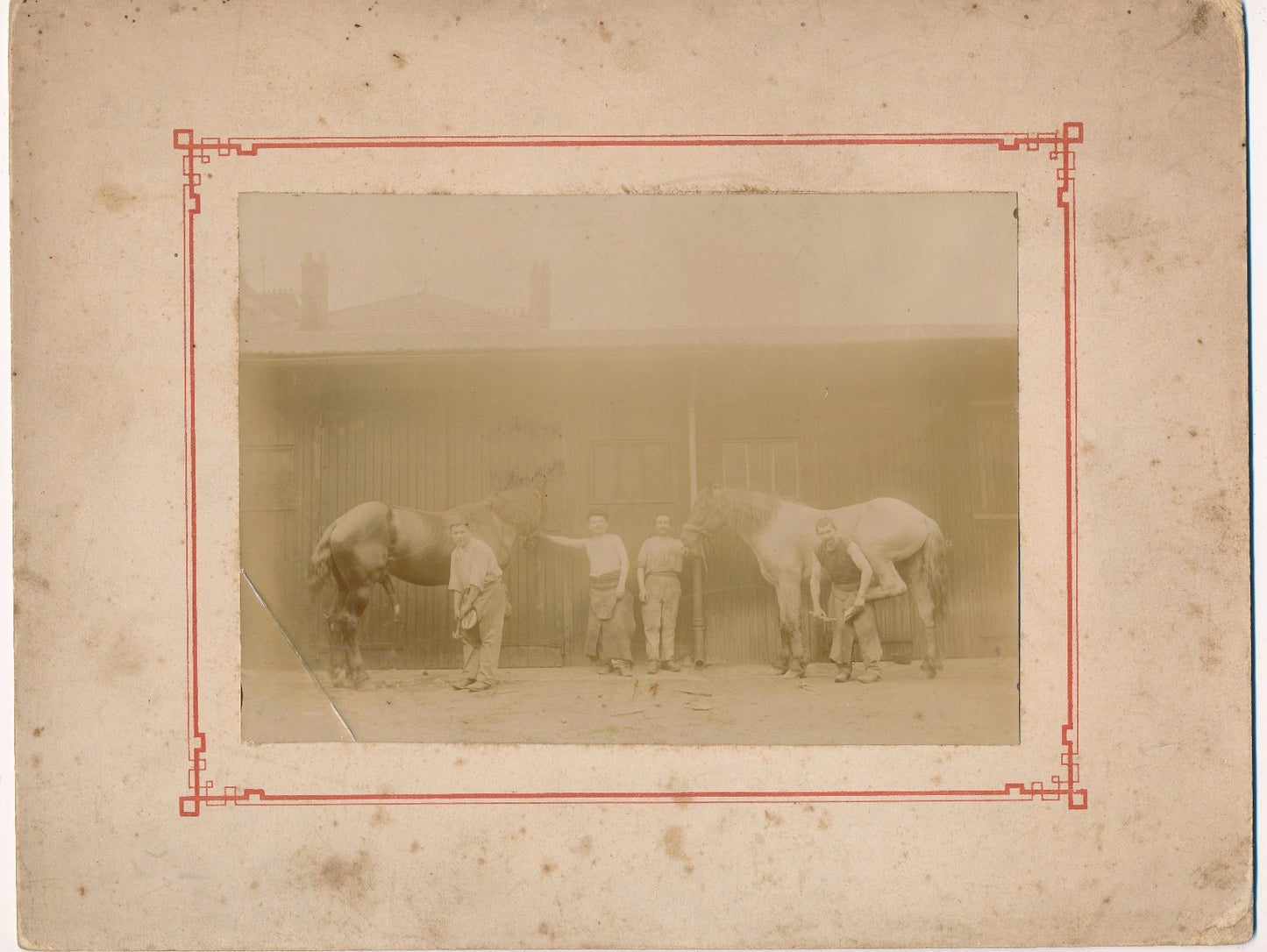 sabot ferrage vers 1880 tirage sur papier albuminé monté sur carton chevaux