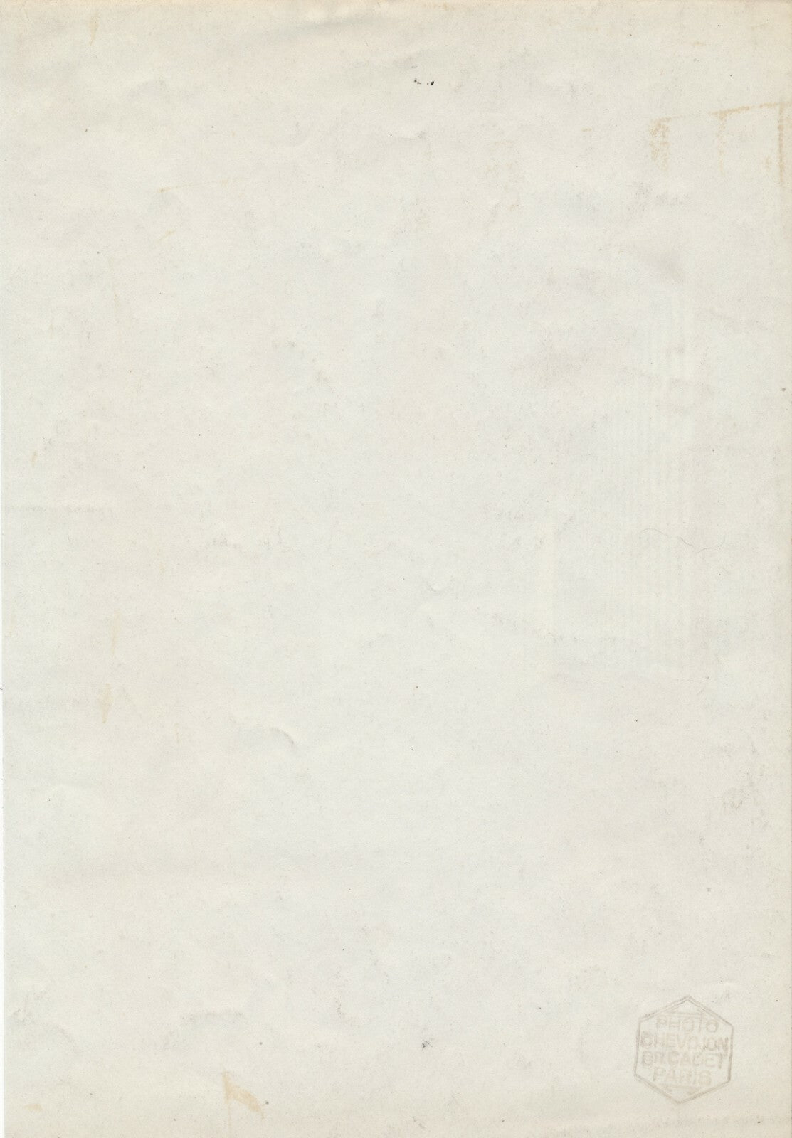 Garage béton voiture photographie argentique époque années 30 vue intérieur