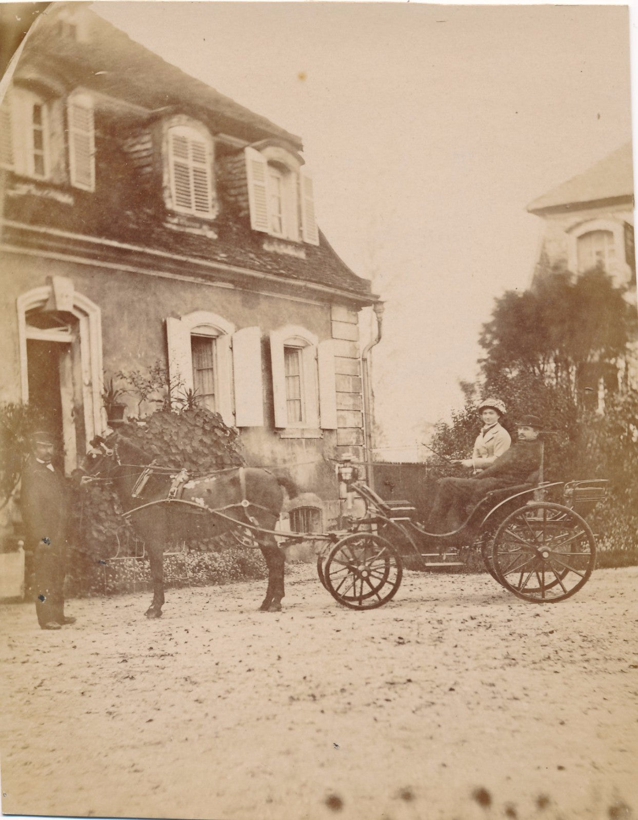 Photo Tirage papier albuminé Homme et femme carriole voiture à cheval v. 1880
