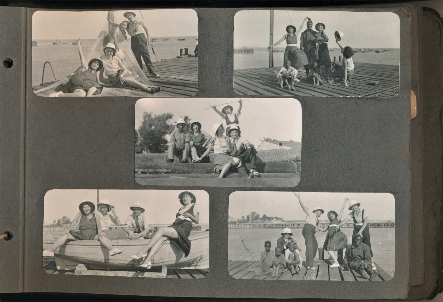 2 album photos illustrant la vie d'une femme (1920-1960) snapshots amateur