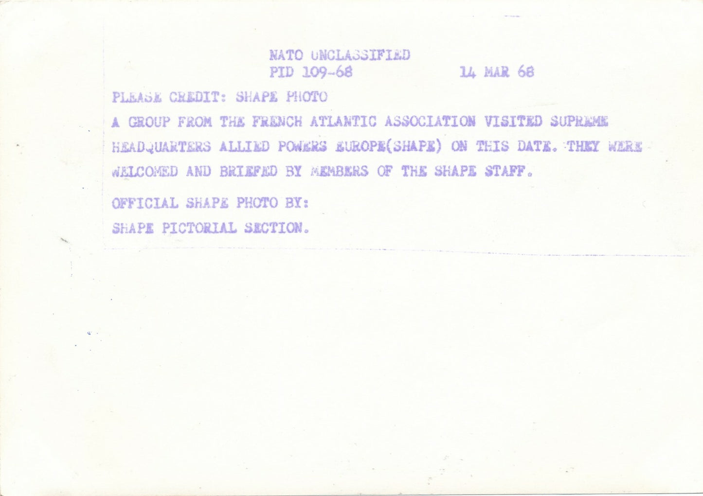 Membres de l’Association française Atlantiste OTAN visite Mons 1968 photo