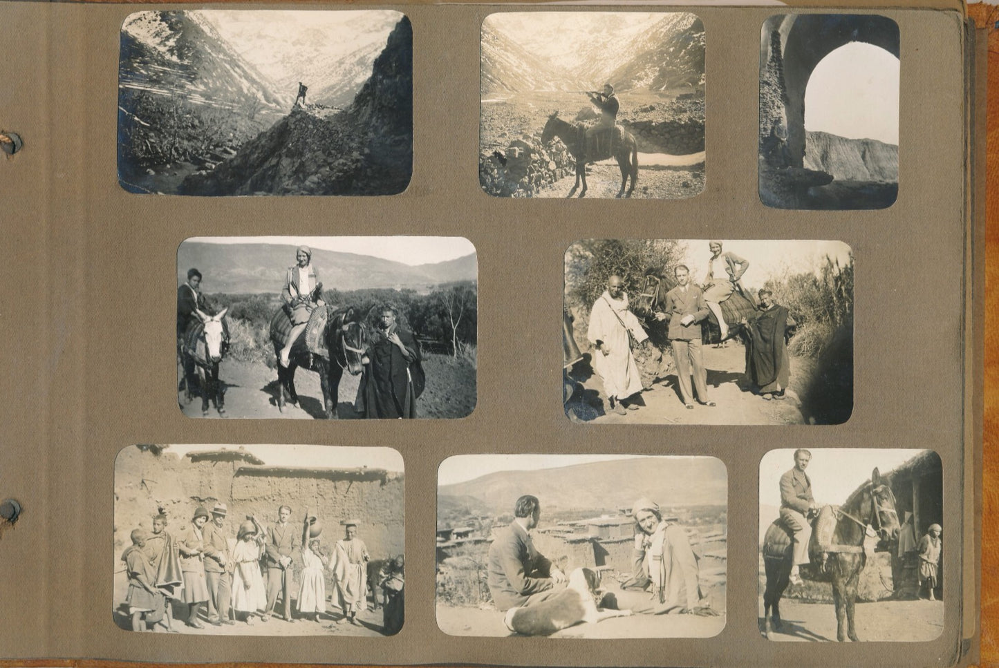 2 album photos illustrant la vie d'une femme (1920-1960) snapshots amateur