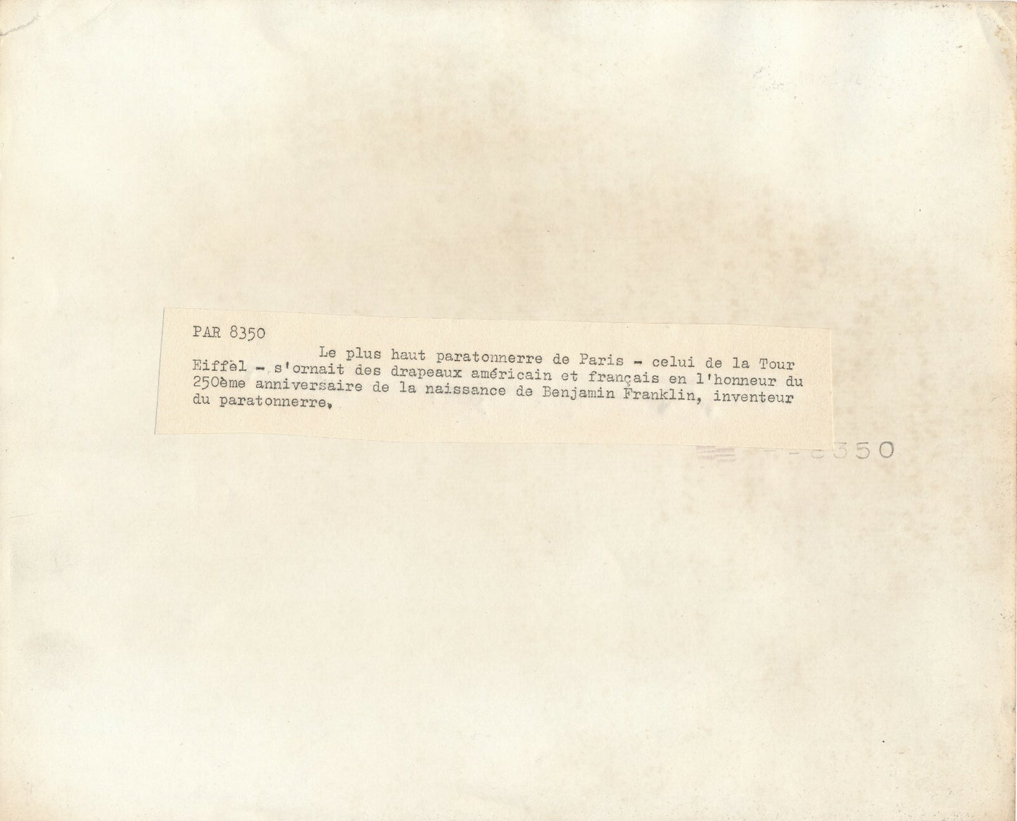 Paratonnerre Benjamin Franklin tour Eiffel Paris photo photographie drapeau