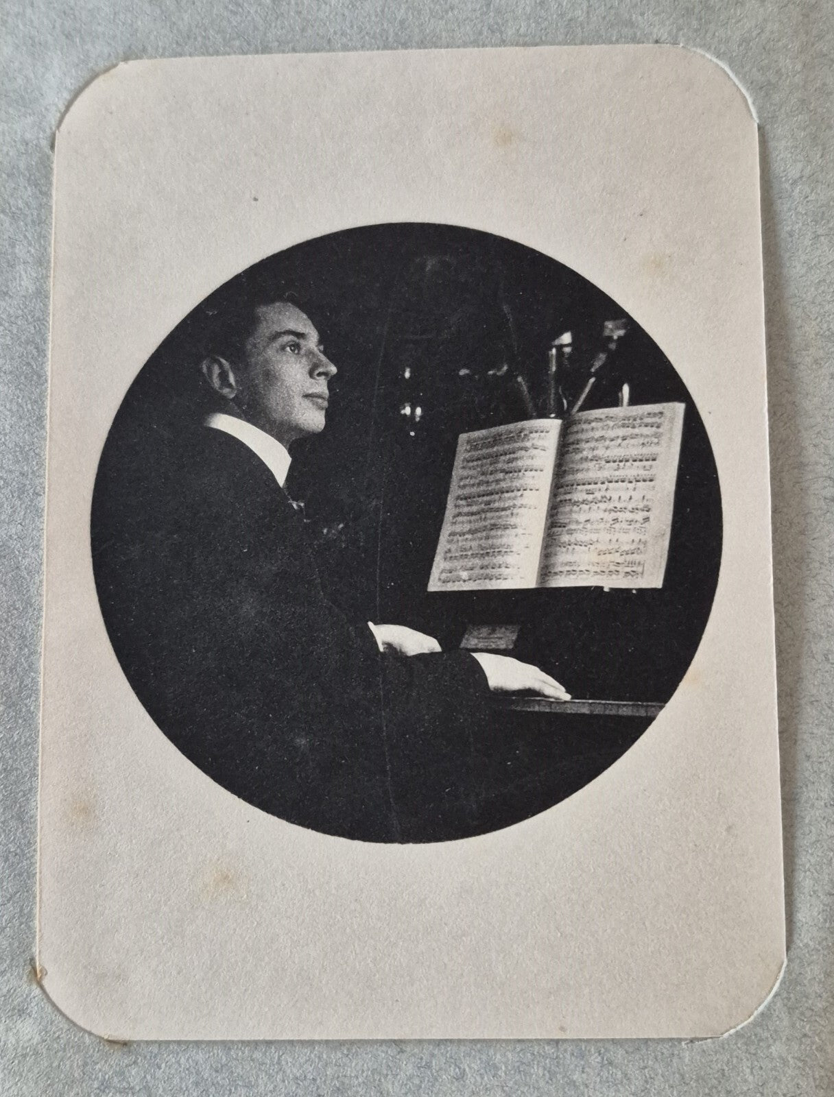 Album Photographie v. 1910 photo photographie couleur musicien paysage