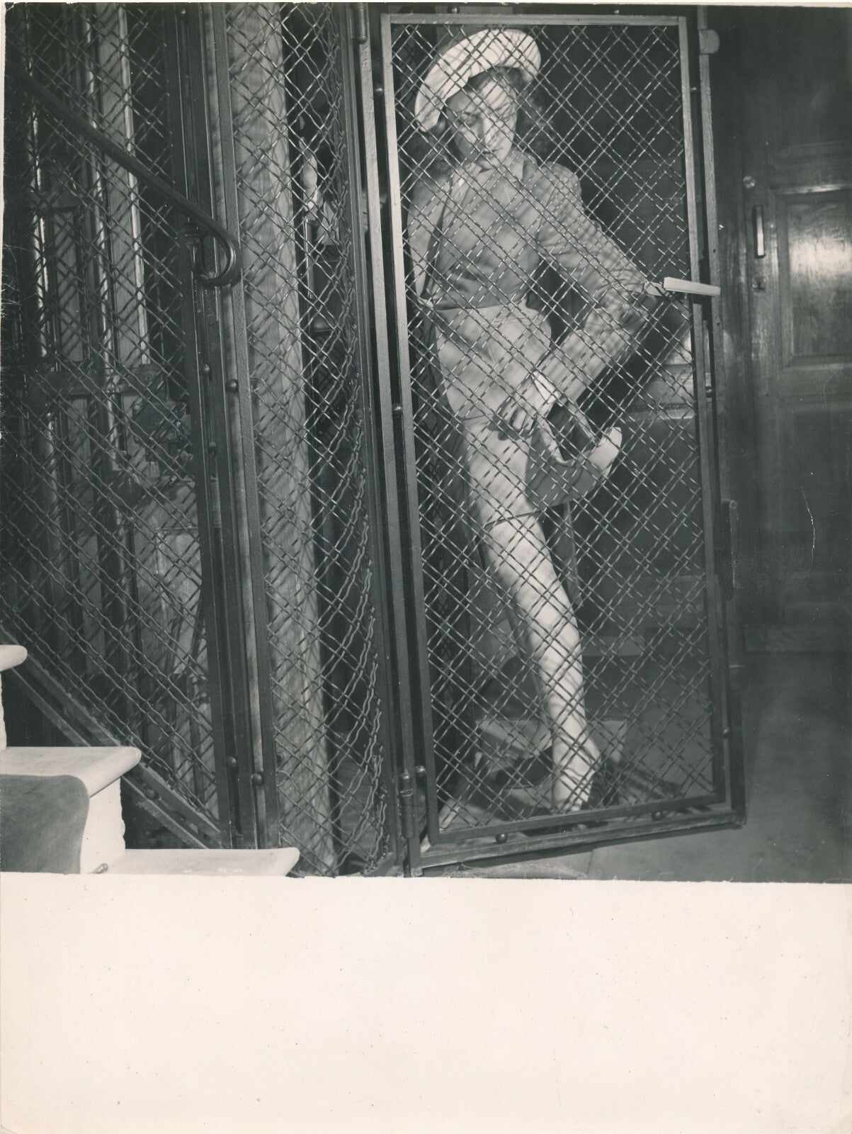 mode photo photographie ascenseur Alex Quinio Aline Elmerich grille