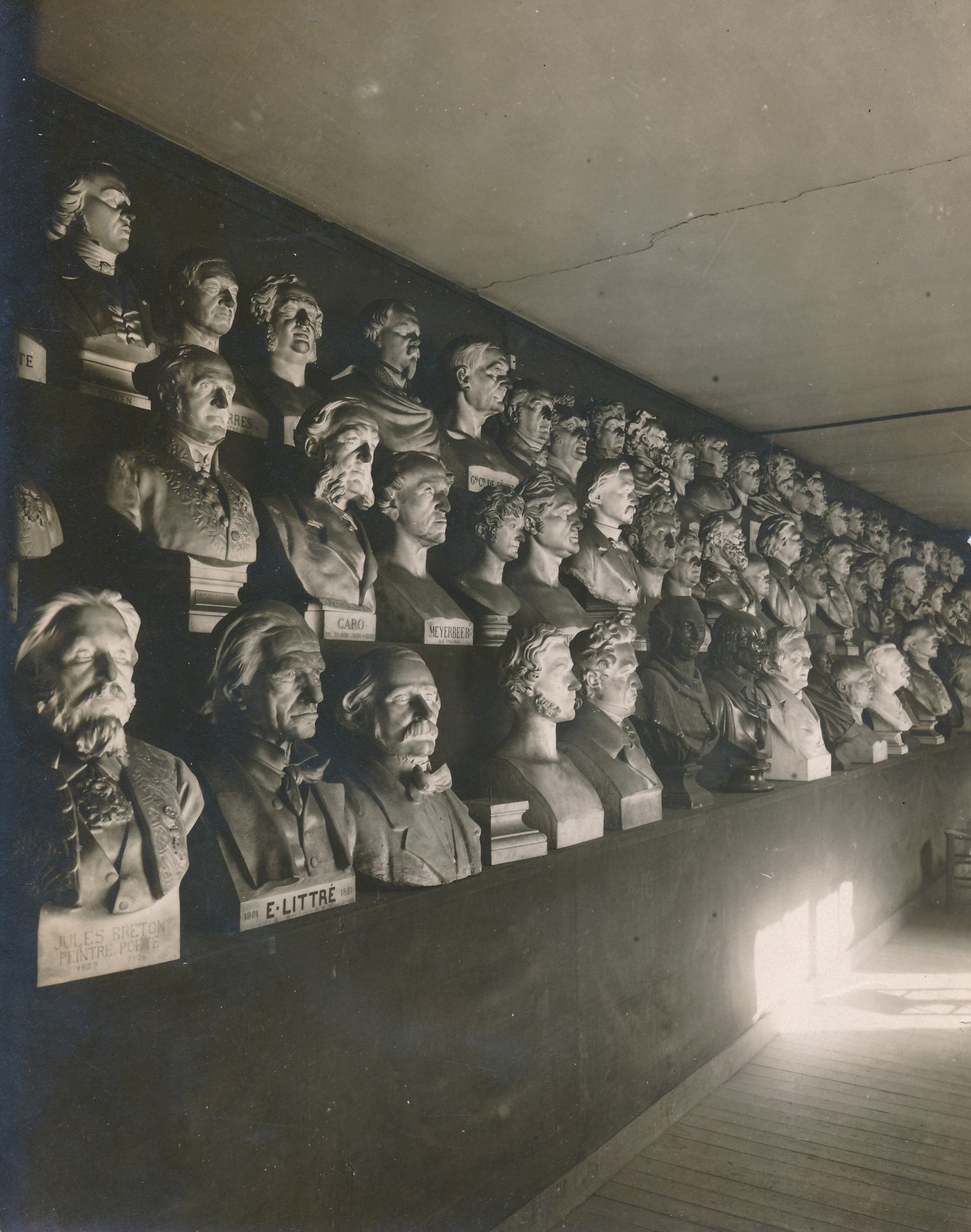 Galerie Immortels Bustes Institut France photo photographie époque v. 1930