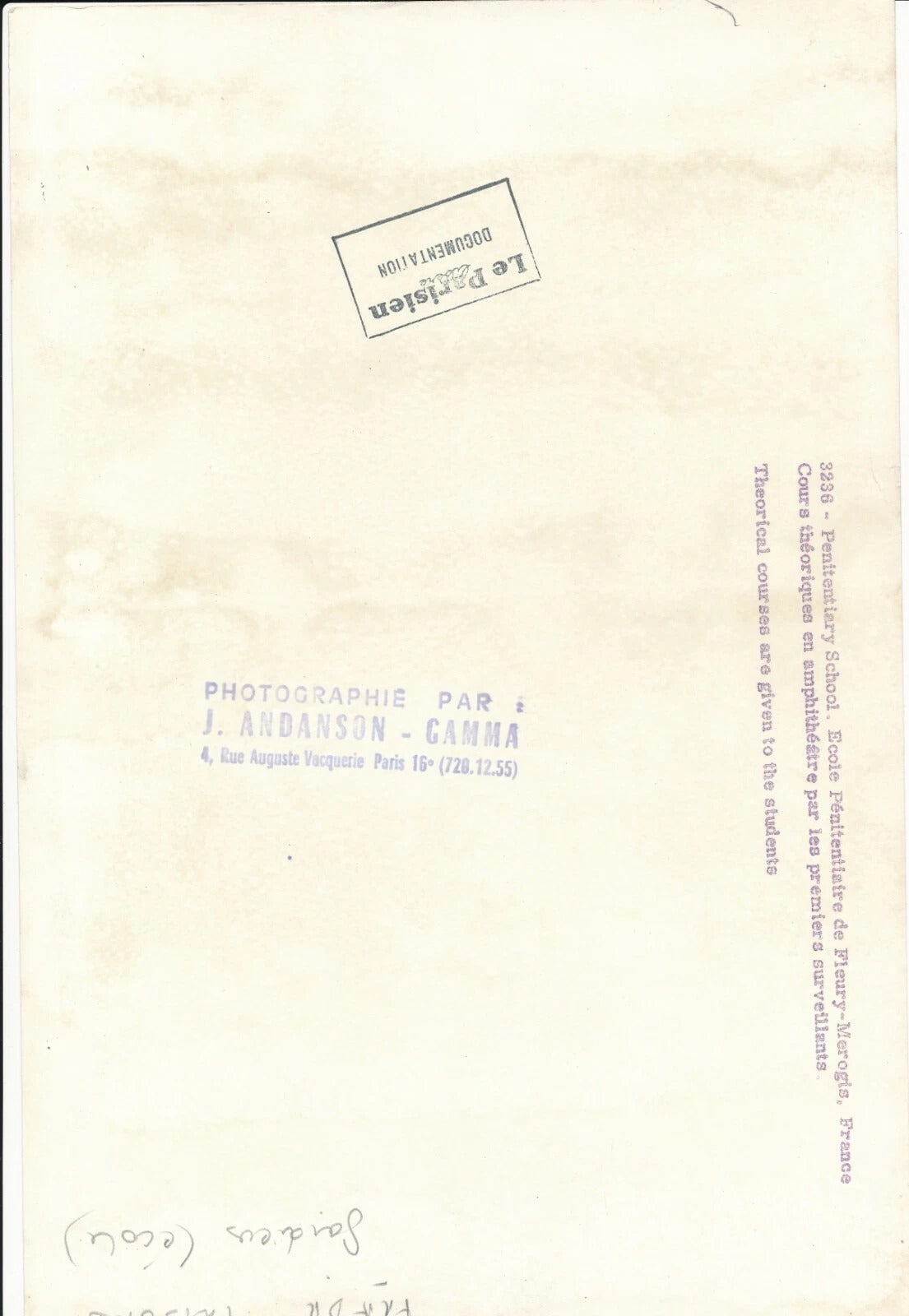 école pénitentiaire casquette