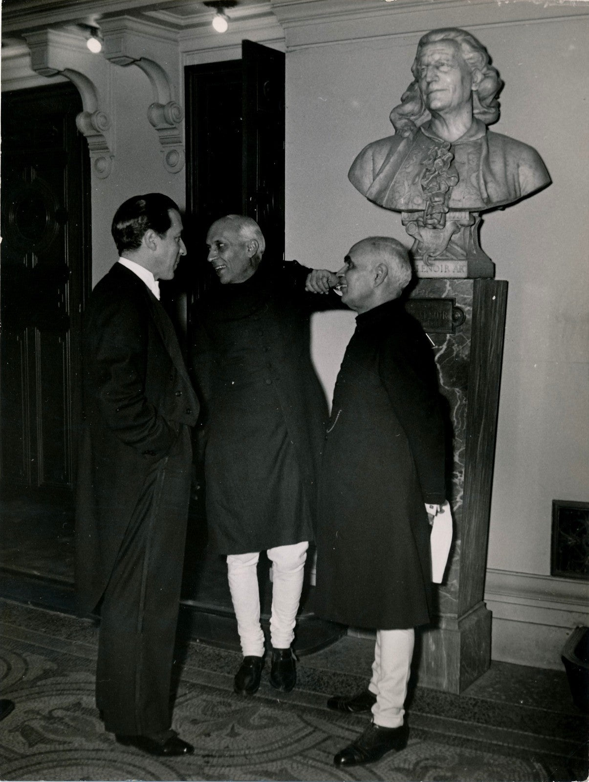 Nehru, Inde, à Paris, opéra de Paris buste Lenoir tirage époque c. 1950 photo
