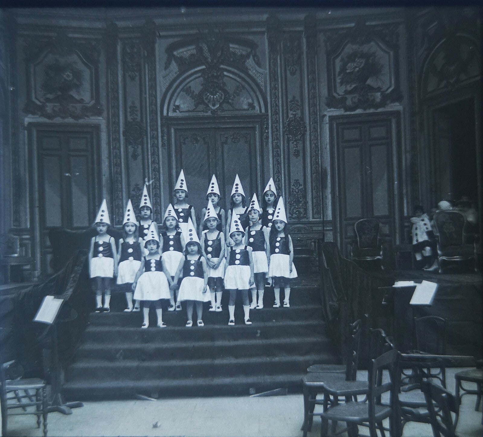 La revue enfantine déguisement clown photo photographie positif verre stéréo