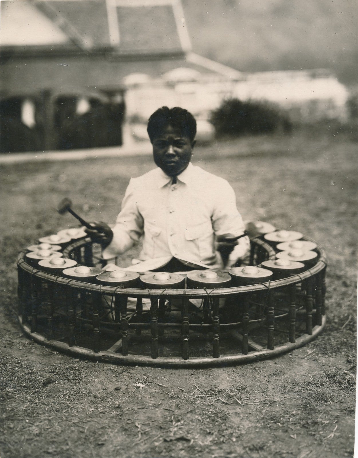 Luang Orabang Prabang Laos musicien jouant le khong photographie époque