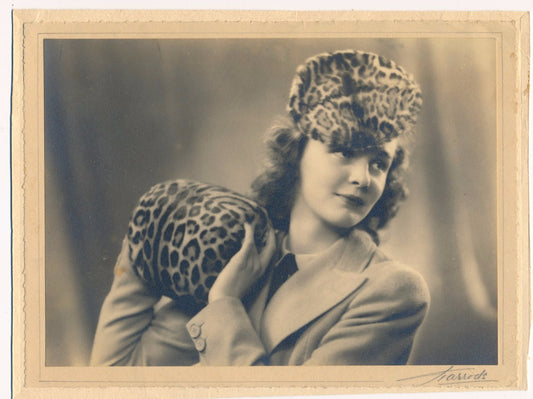 Femme manchon fourrure mode tirage photo époque v. 1930 photographie