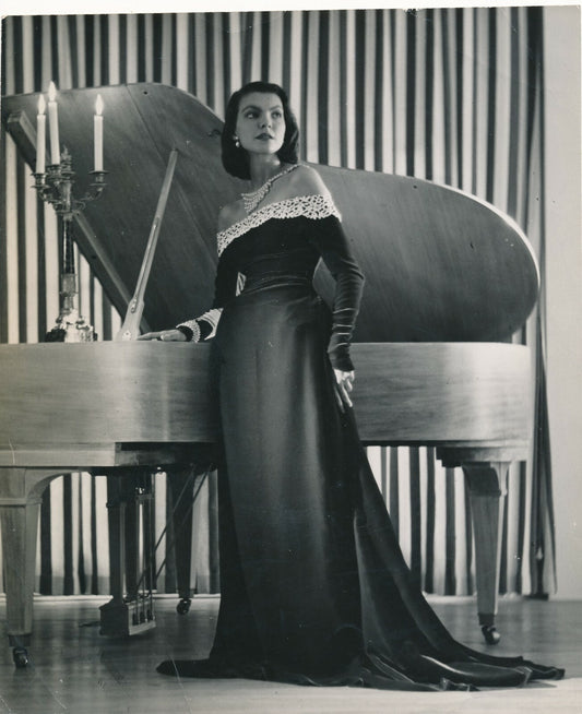 femme au piano agence Black star photo photographie Sharland v. 1950
