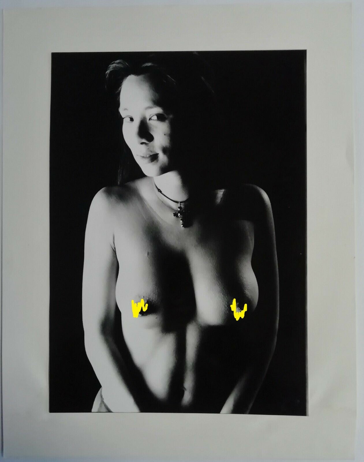 Etude femme asiatique courbes formes argentique grand format photographie