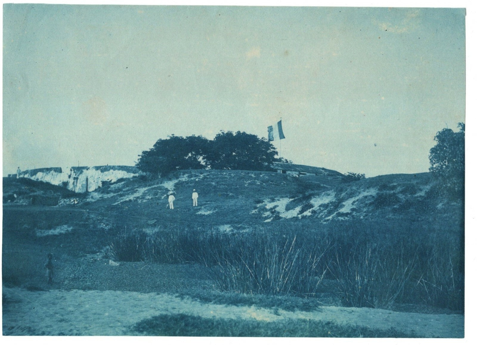 Paysage avec falaise colonie française cyanotype années 1920 nature photo