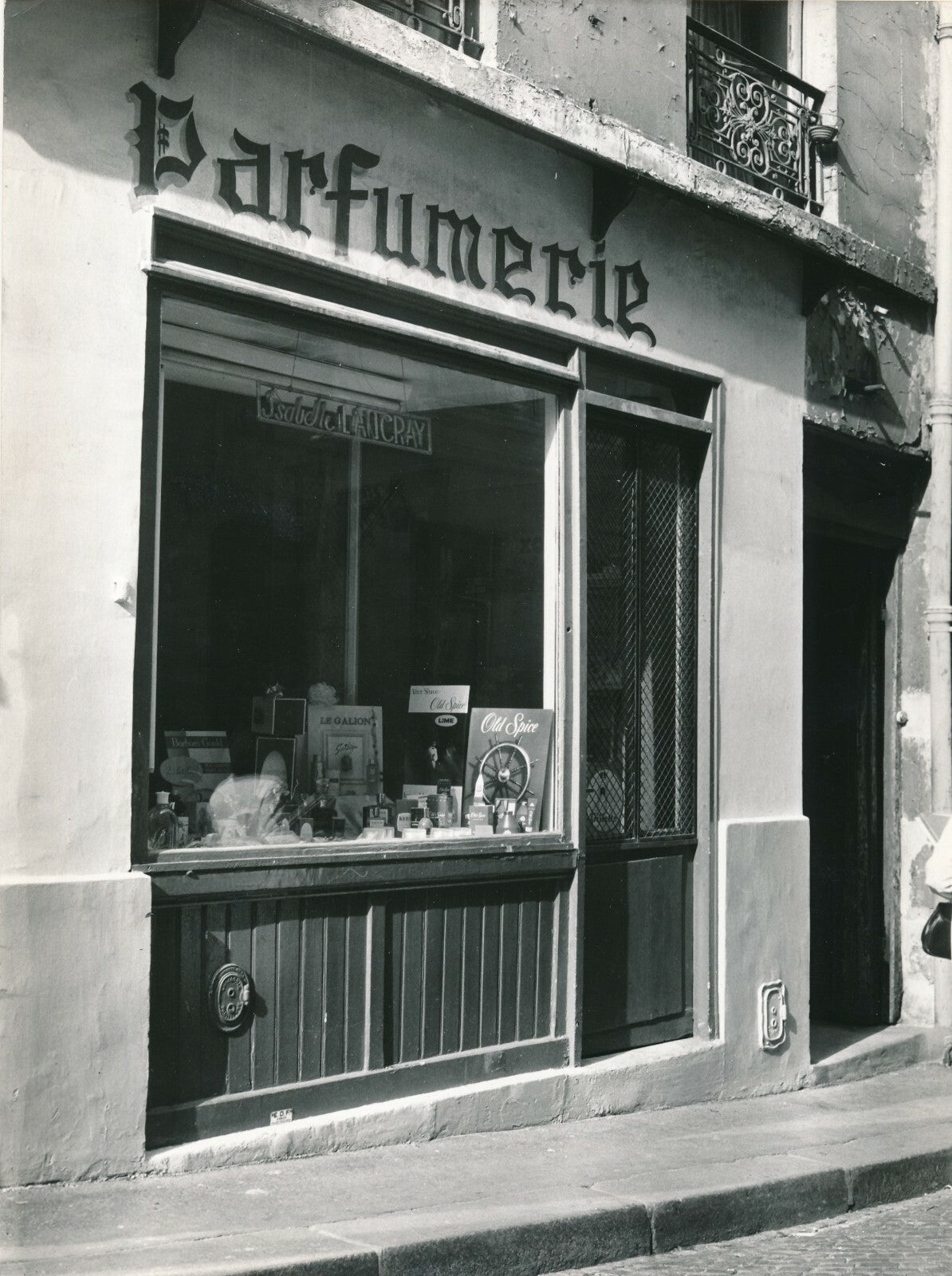 Parfumerie rue Blainville Paris Isabelle Lancray photo photographie vintage
