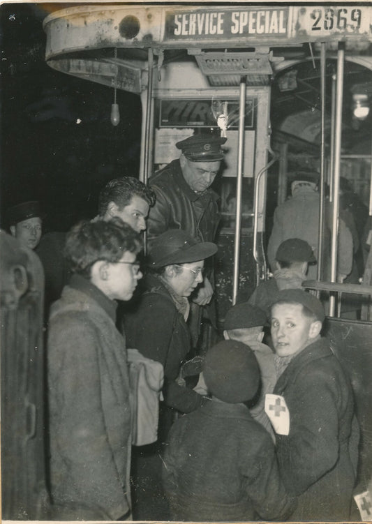 Enfants réfugiés 1943 ? Paris bus photographie