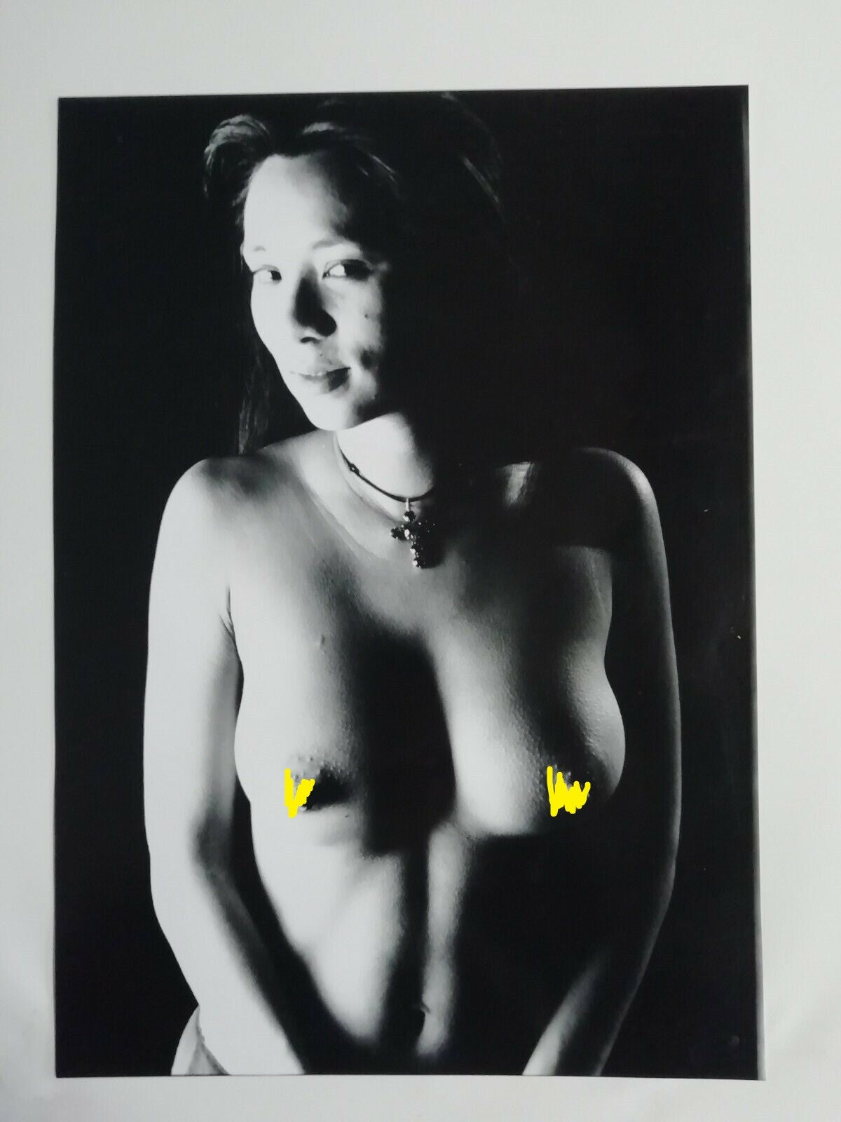 Etude femme asiatique courbes formes argentique grand format photographie