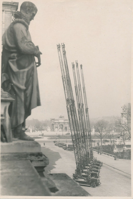 pompiers Paris grandes échelles démonstration Louvre photo photographie v. 1930