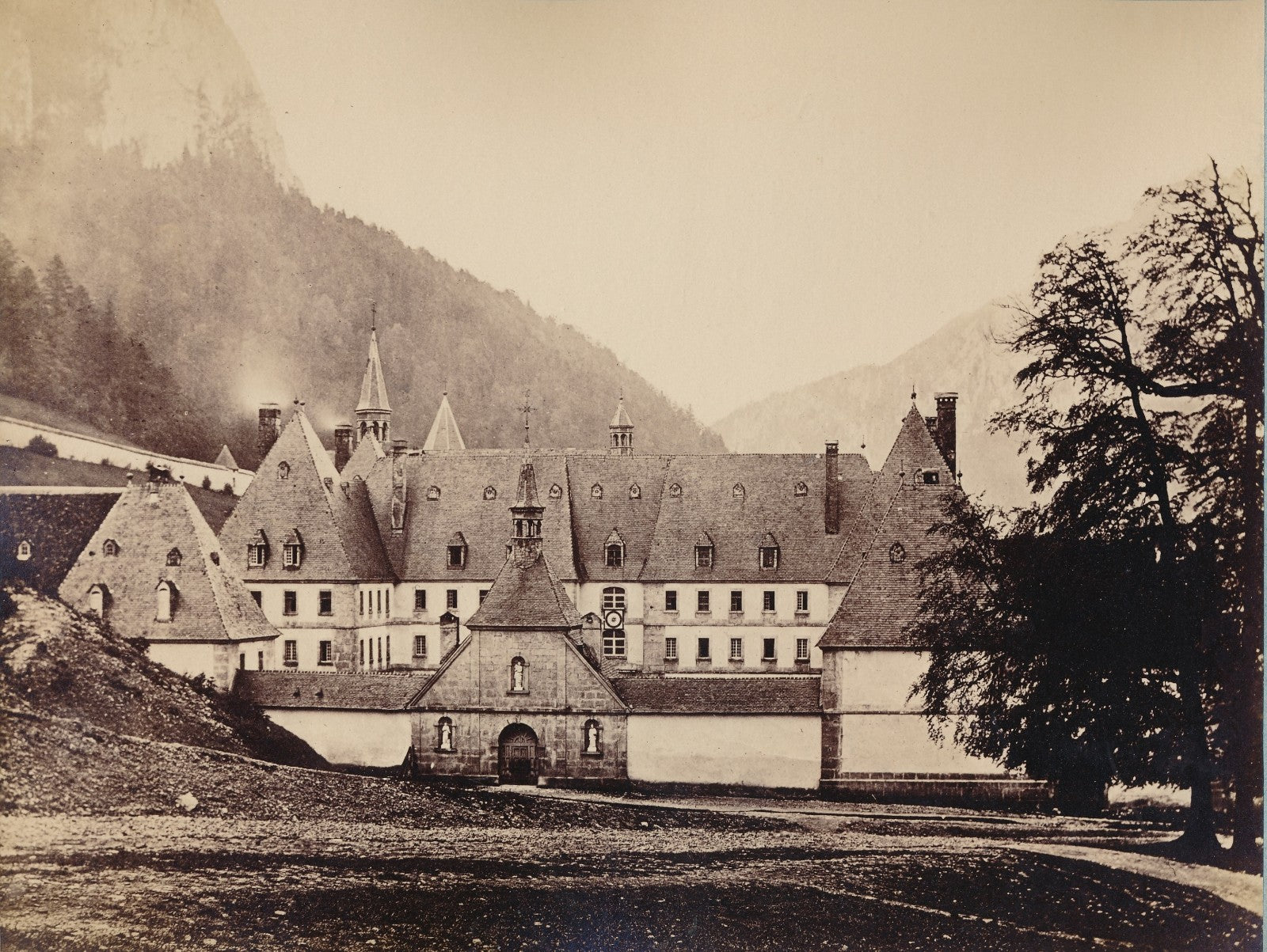 Le monastère de la Grande Chartreuse Isère photographie albumine 1880