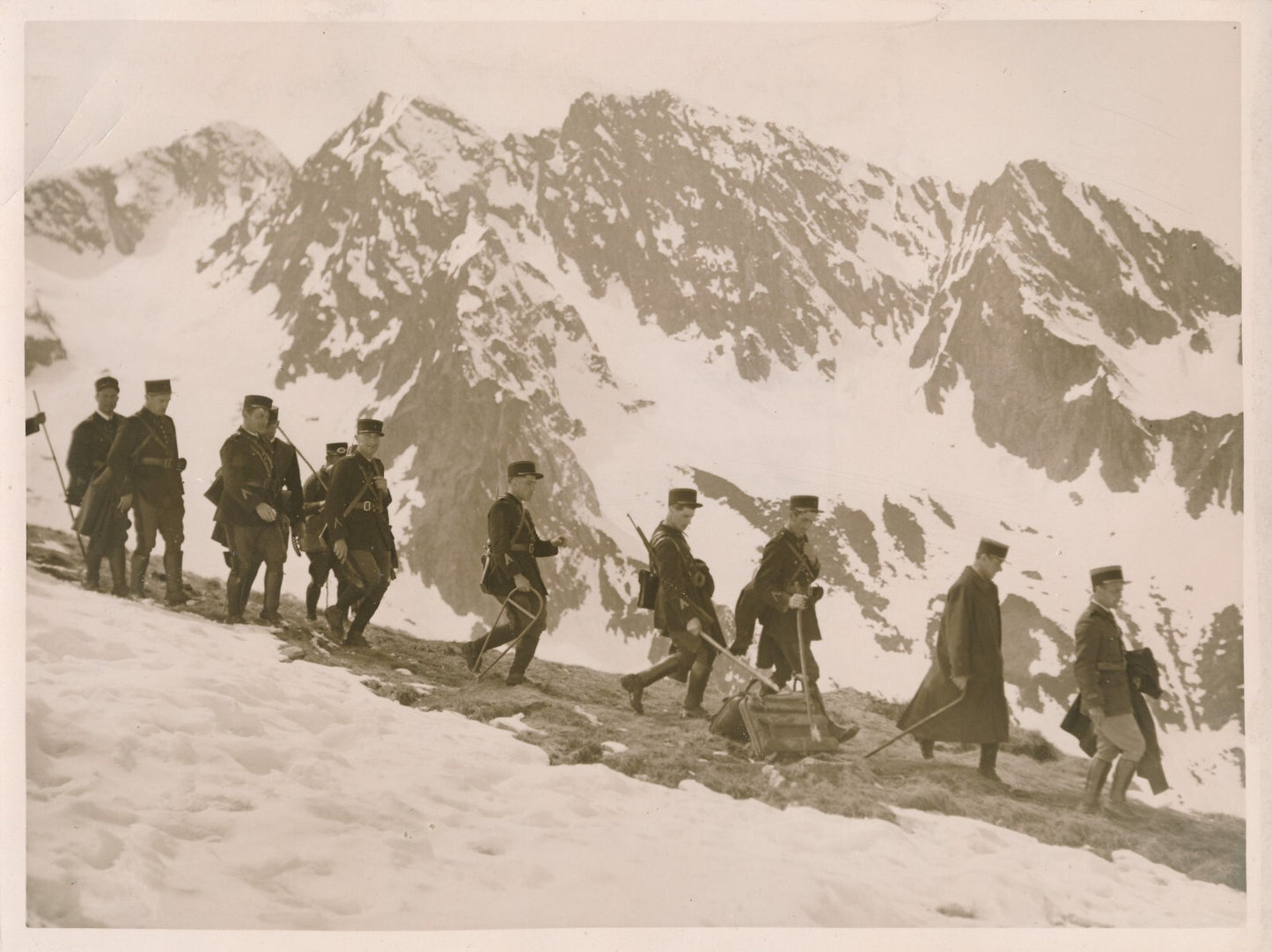 Guerre civile Espagne gendarmes Pyrénées v. 1937 frontière photo photographie