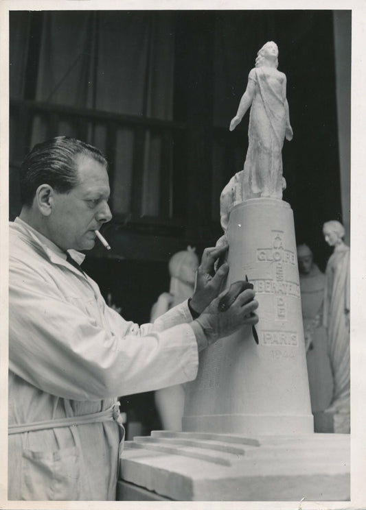 Raymond COUVÈGES 1893-1985 sculpteur photo photographie Libérateurs de Paris