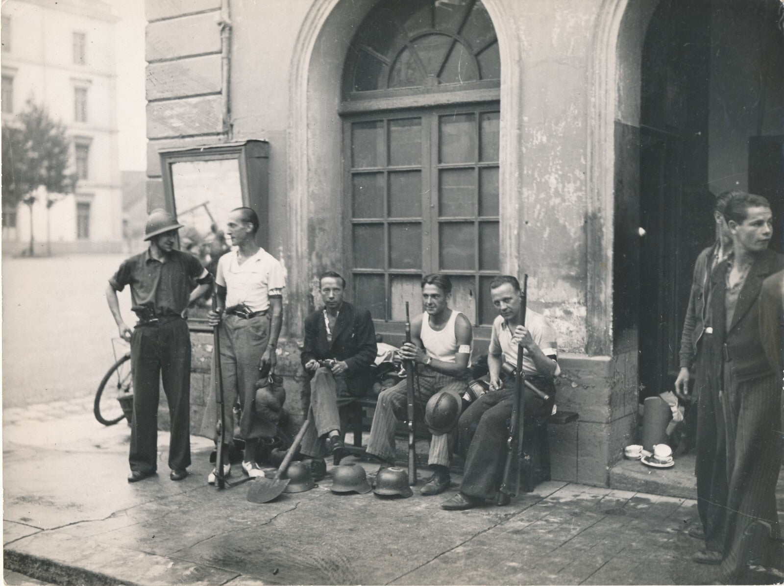 Libération Paris août 1944 photo photographie époque militaria guerre
