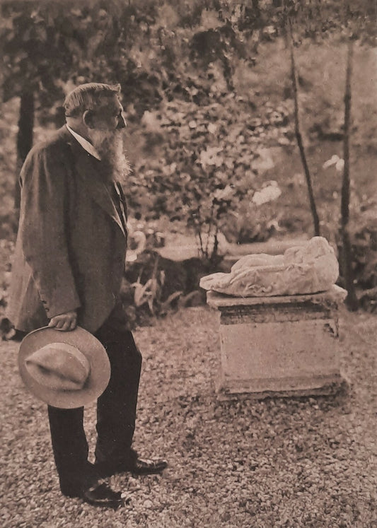 Rodin dans jardin Villa des Brillants v. 1908 photographe Gerschel héliogravure