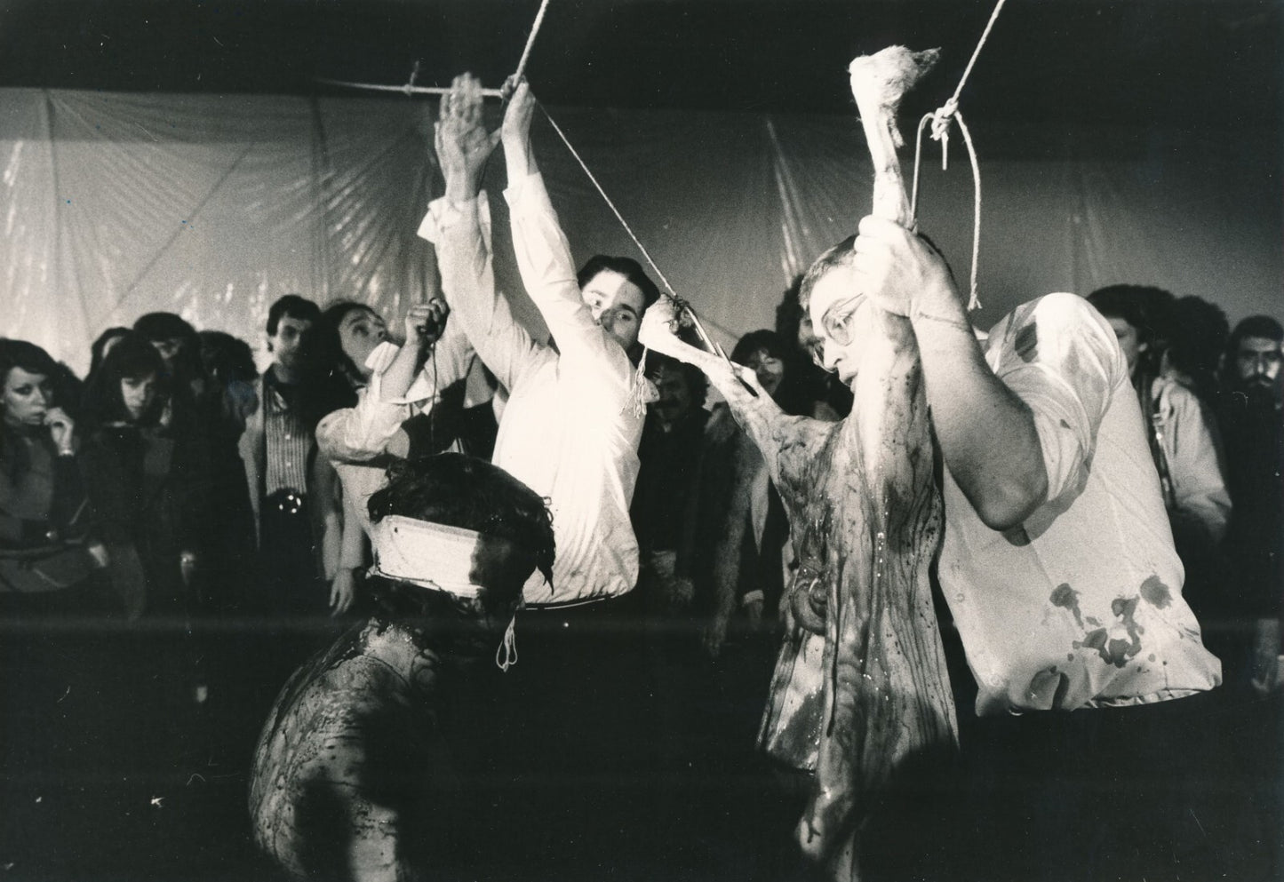 Herman NITSCH Action 48 artiste Autriche Paris 1975 3 photos photographie époque