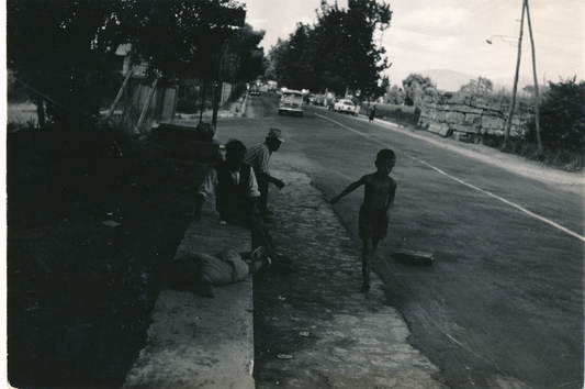 Italie vers 1970 Paestum photo photographie époque enfant rue