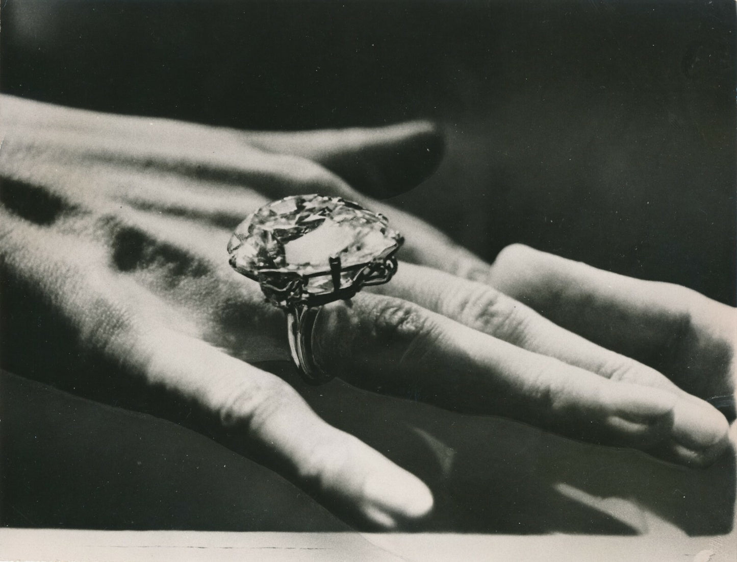 diamant 69,42 carats Richard Burton pour Liz Taylor photo photographie époque