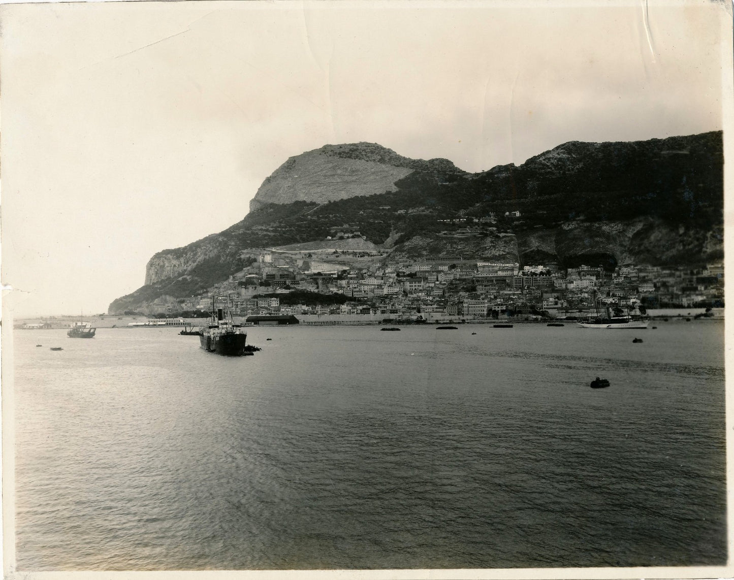 Photo Gibraltar vue du SS Empress of Scotland argentique époque v. 1910 bateau