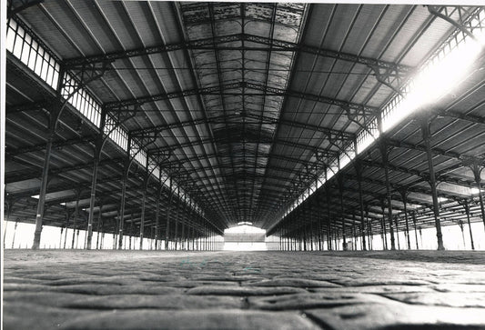 Halle de la Villette Paris photographie argentique d'époque 1980 architecture