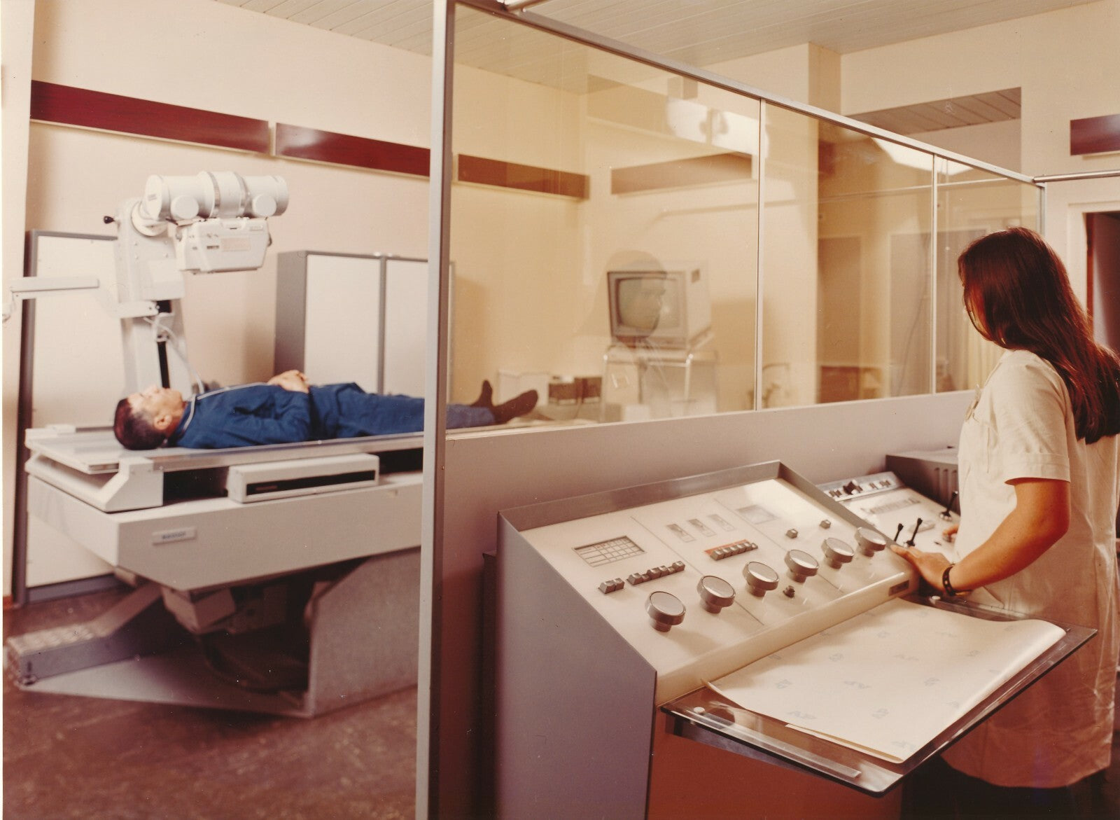 Hôpital de la Pitié photo couleur v. 1970 clinique chirurgicale photographie 