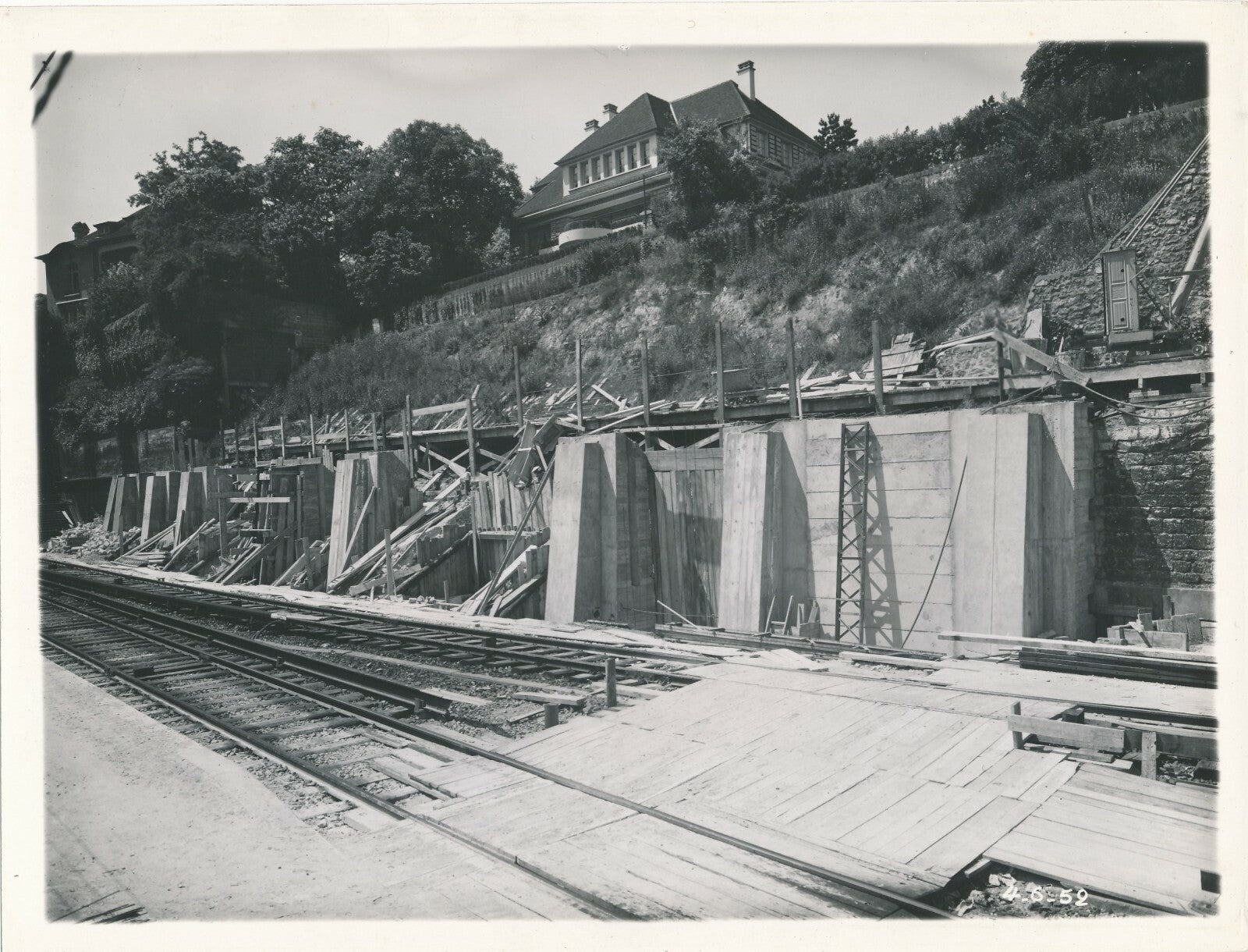 Pont contruction rénovation 1950 12 photo chantier photographie France Le Boyer