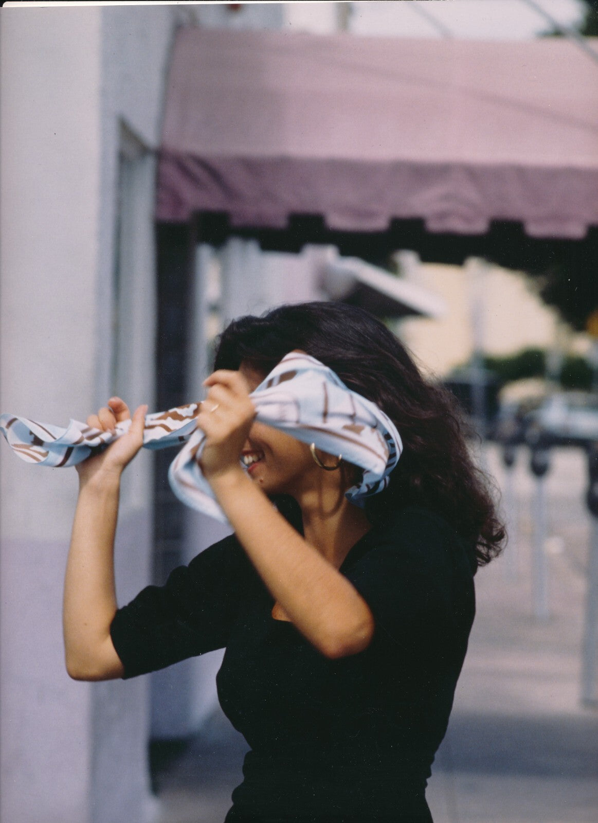 Mode publicité 2 tirages couleur photo photographie rue femme foulard