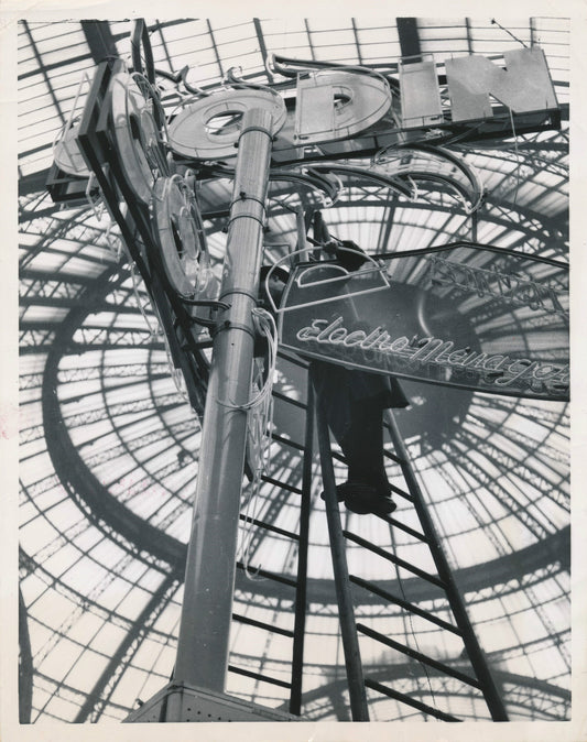Godin Salon des Arts Ménagers Paris Grand Palais photo argentique d'époque 1959
