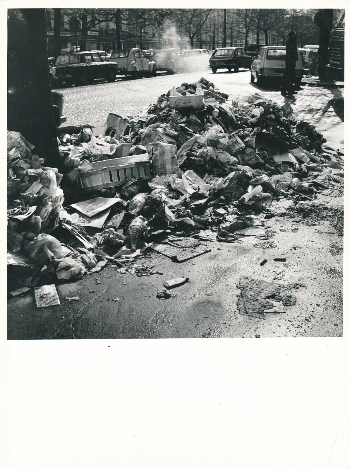 Grève des éboueurs, Paris, 1970 photo photographie vintage argentique ordures